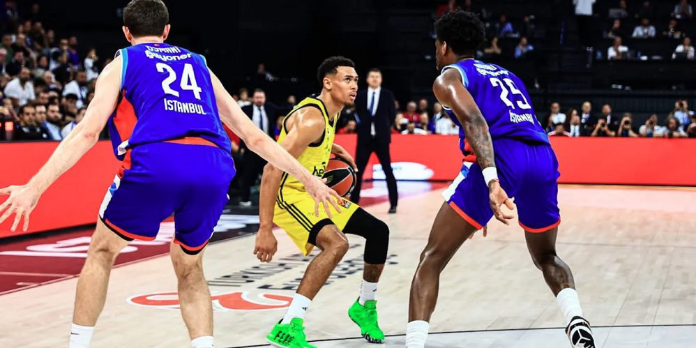 El Fenerbahce se lleva el derbi otomano, 78-83