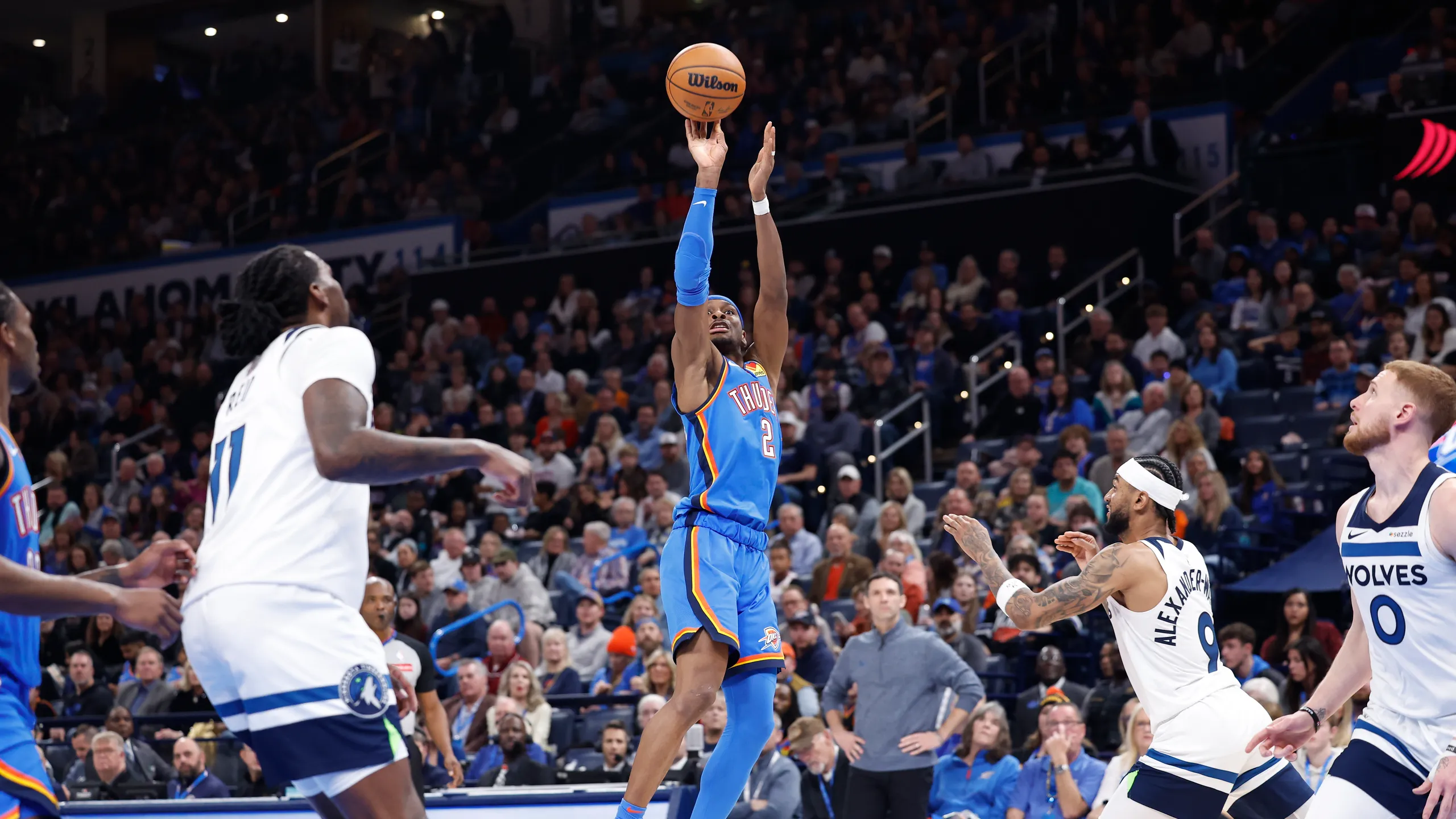 Shai Gilgeous-Alexander impulsa la remontada de los Thunder para su séptima victoria consecutiva, 113-105