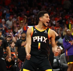 Booker vuelve a marcar la diferencia ante los Clippers (136-130) [4-1]