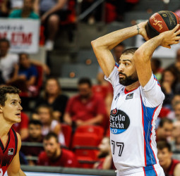 El jugador del Monbus Obradoiro, Kostas Vasileiadis, tendrá que pasar por el quirófano debido a su lesión en el brazo derecho