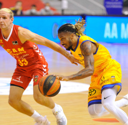 Herbalife Gran Canaria rompe su mala racha en Murcia (74-78)