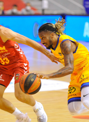 Herbalife Gran Canaria rompe su mala racha en Murcia (74-78)