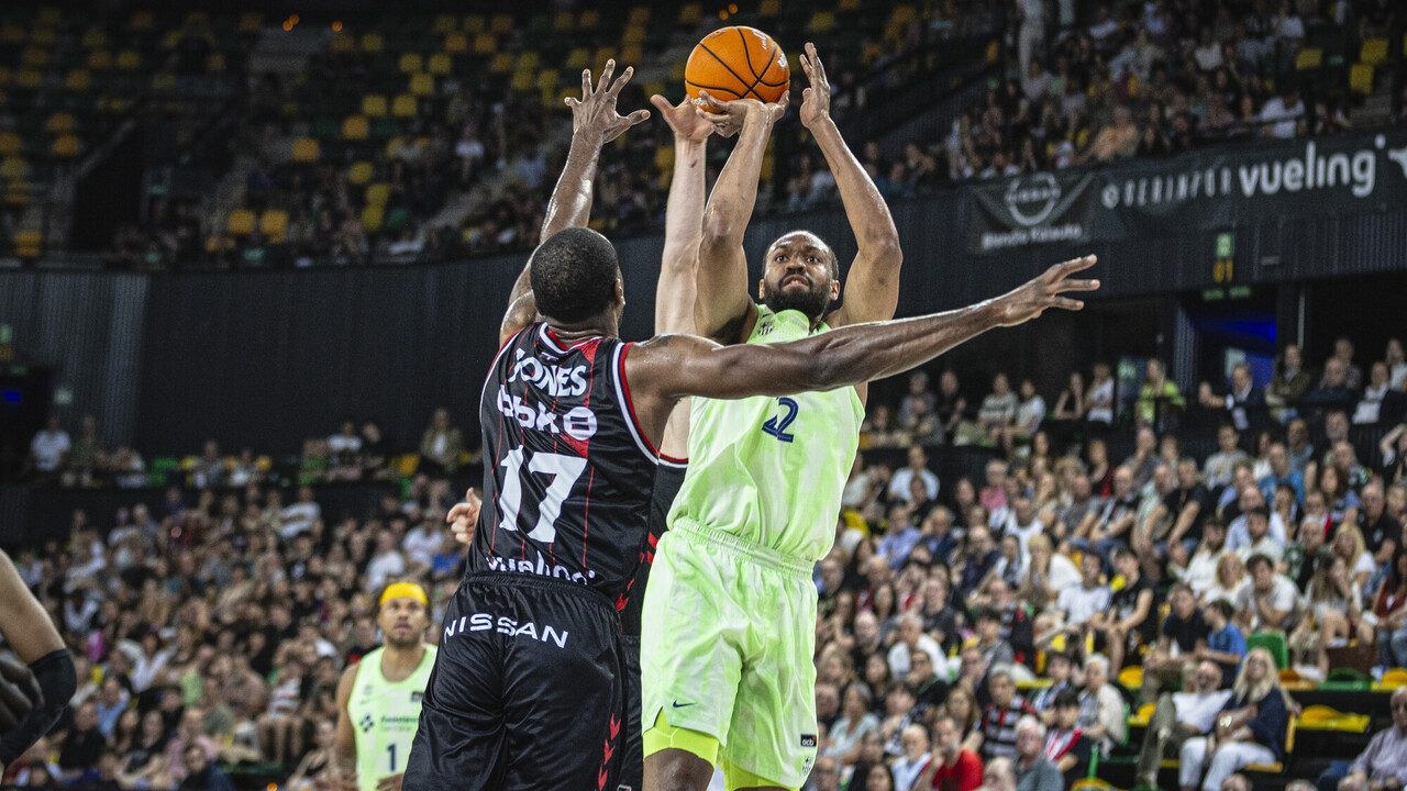 El Barça fulmina a Bilbao desde el salto inicial y se mete en el Playoff en plena forma, 68-85