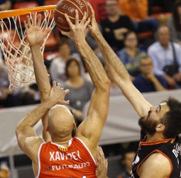 Reacción con liderato, del Valencia Basket en Manresa (73-94)