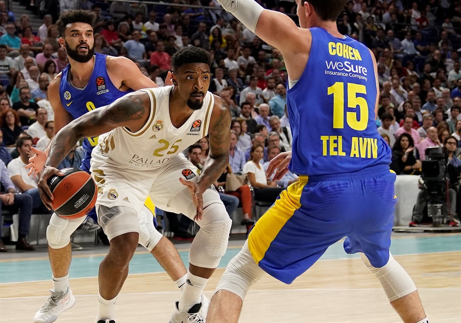 Un triple de Carroll a falta de dos segundos sentencia al Maccabi (86-85)