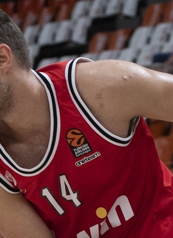 Olympiacos anuncia la renovación de Vezenkov