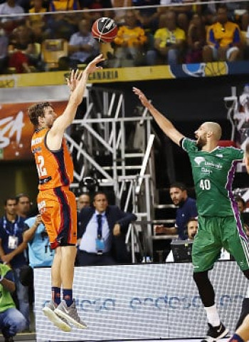 Erick Green y Aaron Doornekamp tumban a Nedovic (83-78)