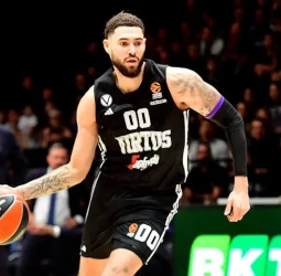 Isaia Cordinier refuerza el perímetro de un Efes plagado de estrellas