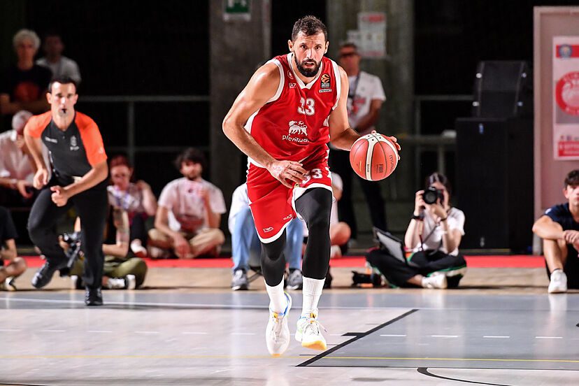 Nikola Mirotic y Shavon Shields continuarán en el Armani Milán