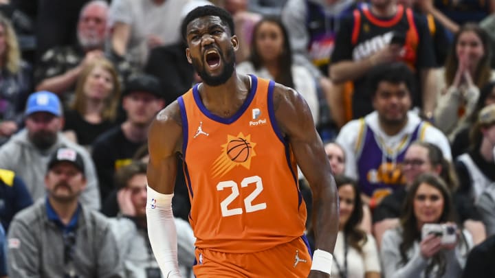 DeAndre Ayton sale al mercado