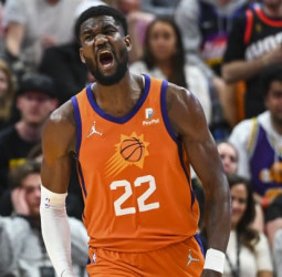 DeAndre Ayton sale al mercado