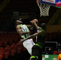 Victoria del Coosur Real Betis ante el Urbas Fuenlabrada por (86-79)