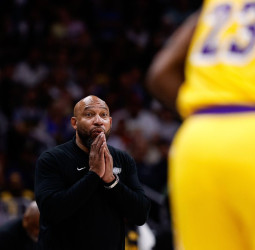 Los Angeles Lakers despiden a su entrenador Darvin Ham