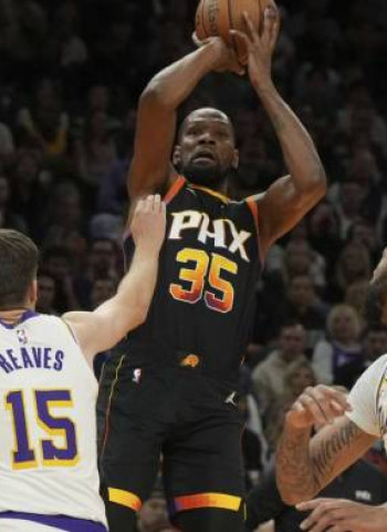 Los Suns al completo fueron mejores que los Lakers, 100-127