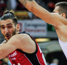 Casademont Zaragoza tiró de Rasmia para doblegar al Reggio Emilia (82-77)