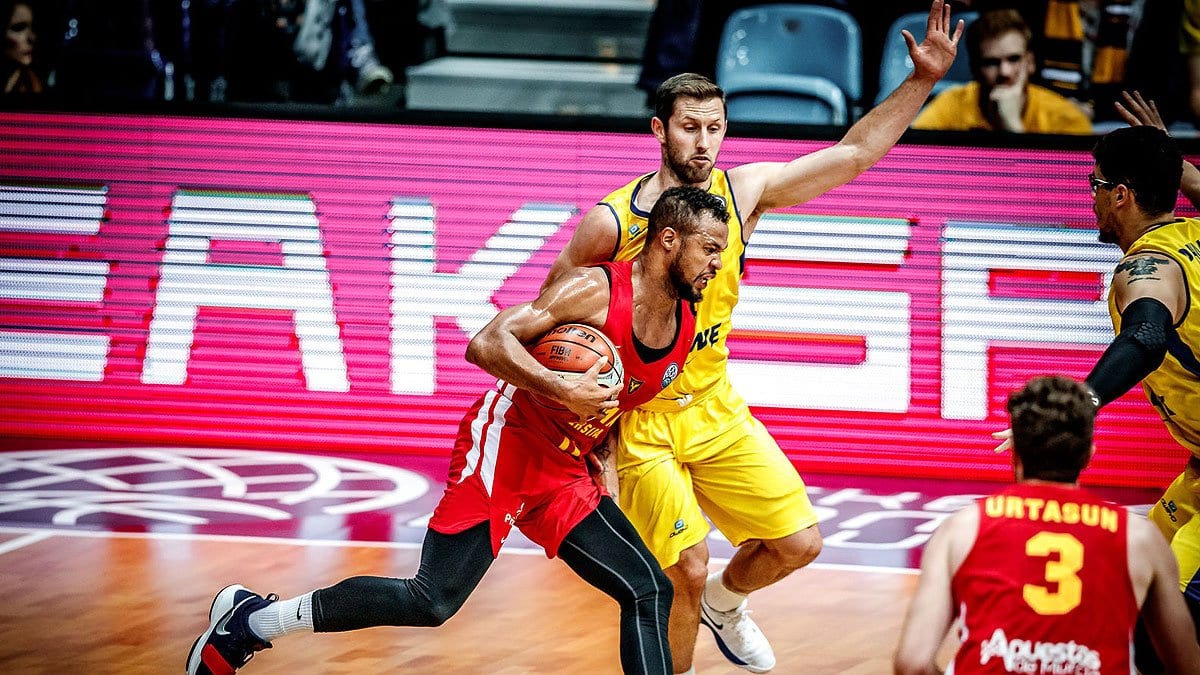 El UCAM Murcia cae por 100-80 ante el Ewe Baskets