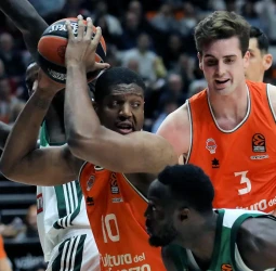 Panathinaikos supera tras un cara o cruz al Valencia Basket, 81-82