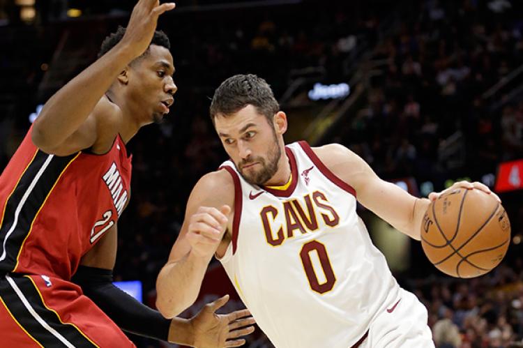Los Knicks quieren negociar con los Cavaliers por Kevin Love y Andre Drummond