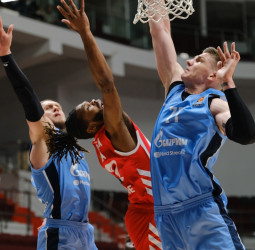 El Zenit se impone con claridad ante el Estrella Roja (98-69)