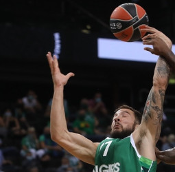 Zalgiris premia a sus aficionados con una victoria (81-74)