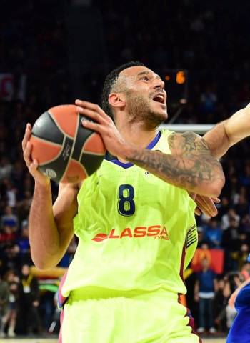 El Barcelona empata la serie [1-1] tras su victoria en el Sinam Erden (72-74)