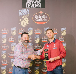 Mickey McConnell, elegido Jugador Estrella Galicia del mes de marzo