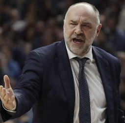 Laso: "No es tapón, es rebote"
