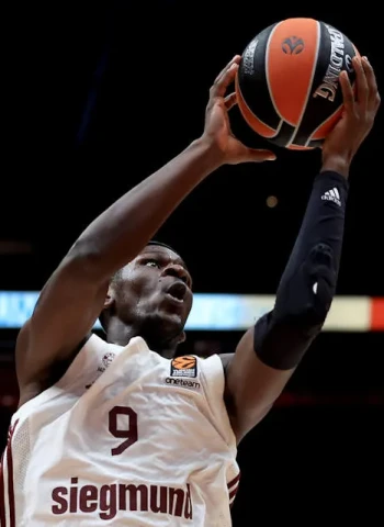 Partizan anuncia la llegada de Isaac Bonga