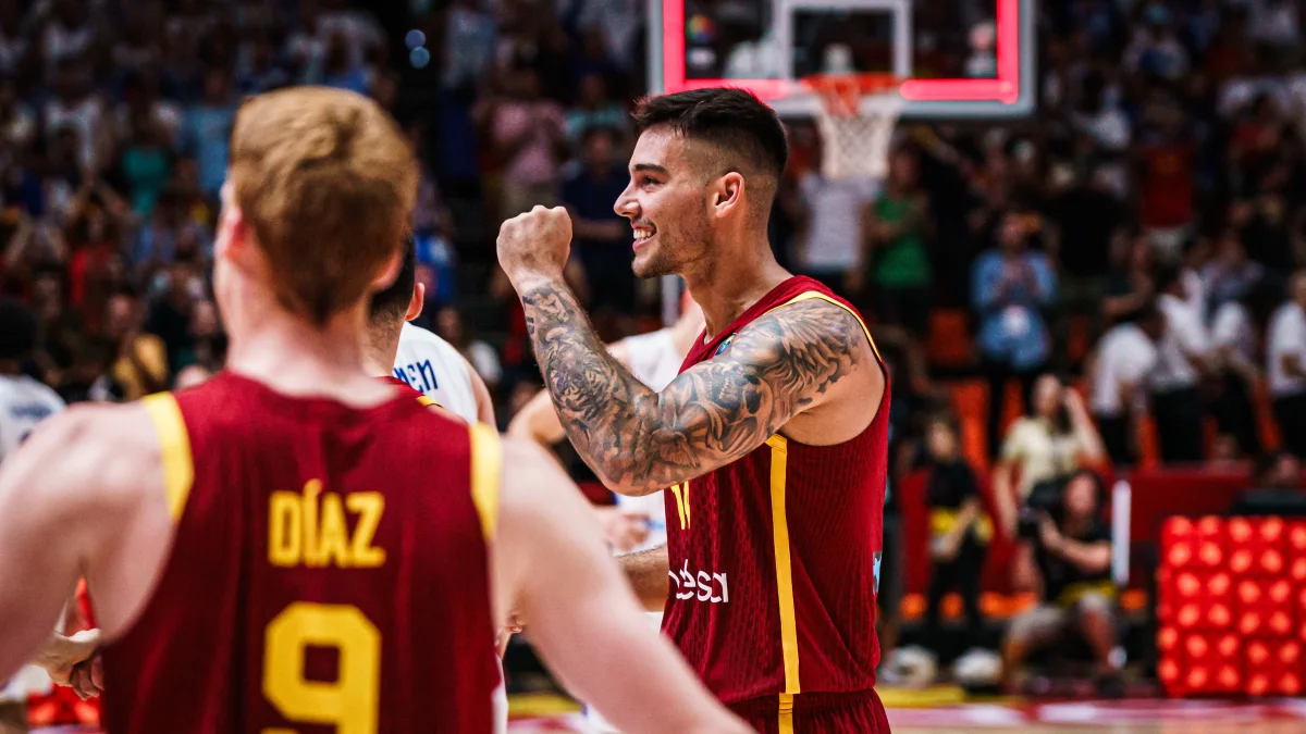 Willy Hernangómez brilla y lleva a España a la final, 74-81