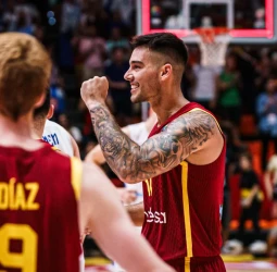 Willy Hernangómez brilla y lleva a España a la final, 74-81