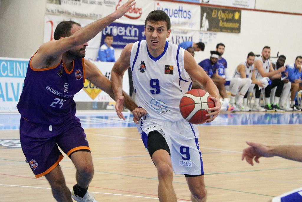 Choque de realidades opuestas en la visita de Movistar Estudiantes a Azpeitia