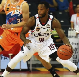 El Valencia Basket negocia con el base Kyle Fogg