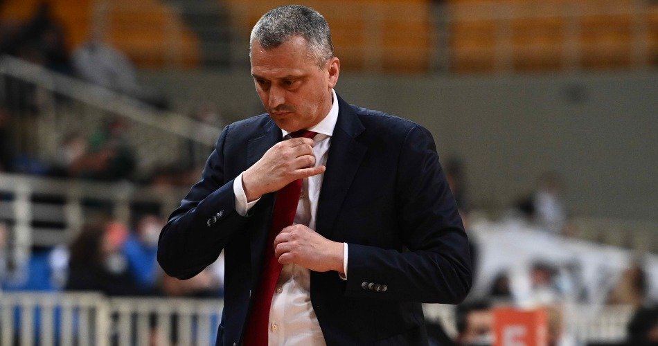 El Panathinaikos decide sustituir a Dejan Radonjic. Pablo Laso, dentro de la lista para sustituirlo