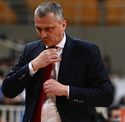 El Panathinaikos decide sustituir a Dejan Radonjic. Pablo Laso, dentro de la lista para sustituirlo