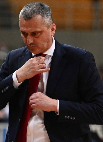 El Panathinaikos decide sustituir a Dejan Radonjic. Pablo Laso, dentro de la lista para sustituirlo