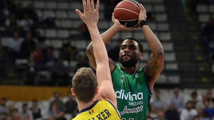 Partido de infarto en Badalona con 2 prórrogas y el milagro local. Vidal, héroe (103-101)