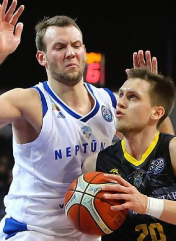 Iberostar Tenerife 'asalta' el fortín del Neptunas Klaipeda y pasa a octavos como primero de grupo