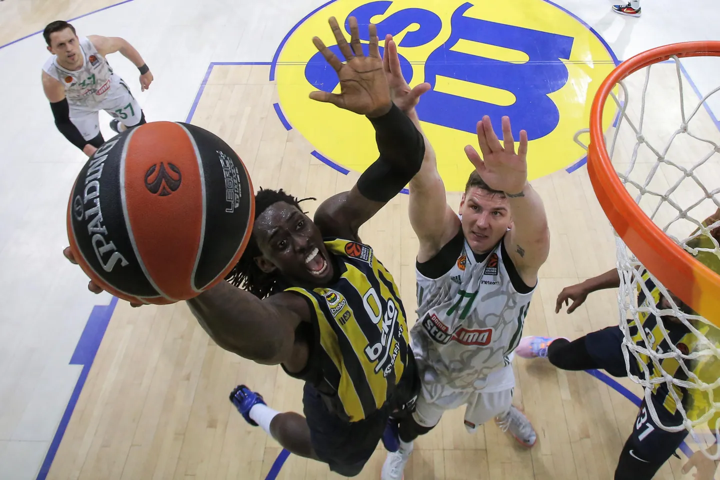 Johnathan Motley y Cazoo Baskonia dominan el Top 5 de debutantes en Euroliga