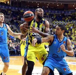 Disfruta de las mejores jugadas de la jornada 12 de la EuroLeague