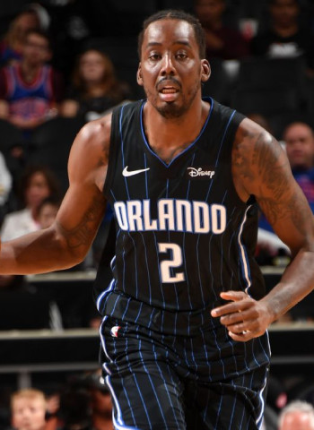 Al-Farouq Aminu y Norvel Pelle refuerzan la pintura de los Boston Celtics