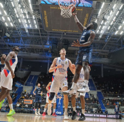 Poythress impulsa al Zenit ante el Efes (76-67)