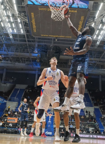 Poythress impulsa al Zenit ante el Efes (76-67)