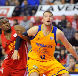 La carrera por el Playoff se intensifica con la visita de UCAM Murcia
