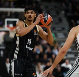 Neal Sako, primer refuerzo del Valencia Basket para su regreso a la EuroLeague