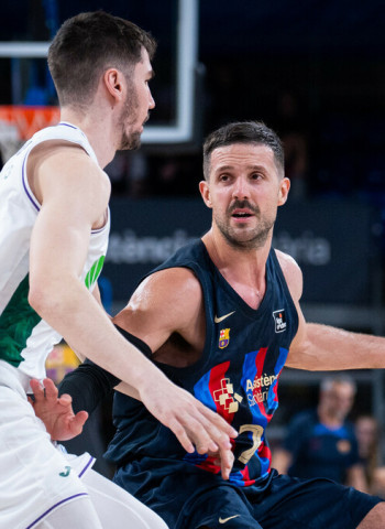 Trabajada victoria del Barça ante Unicaja (75-60)