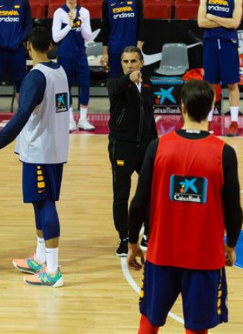 España quiere asegurar su pase en Zaragoza