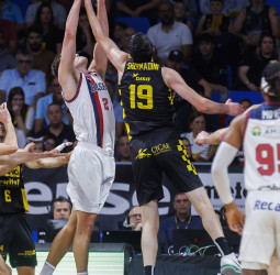 Triunfo y average para un gran Lenovo Tenerife (95-78)