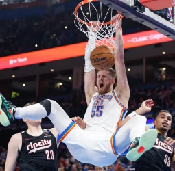 Thunder vuelve a la victoria a costa de los Blazers, 109-99