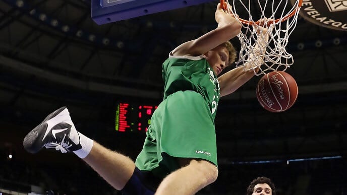 El Unicaja, un paso más hacia la copa (73-65)