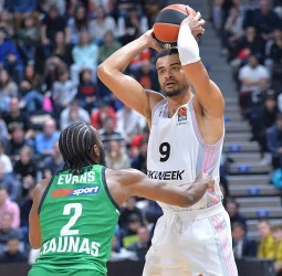 El ASVEL logra su primera victoria como local de la temporada, 93-79